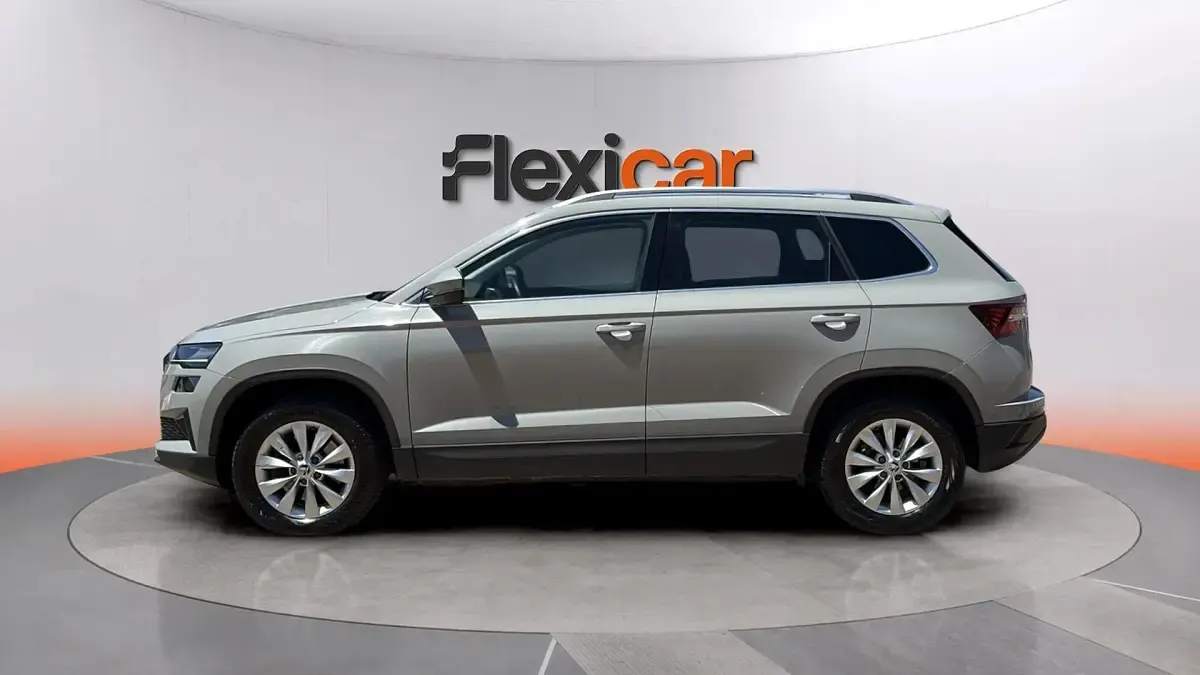 Usado Skoda Karoq 150 CV (110 kW) 2024 Gris SUV