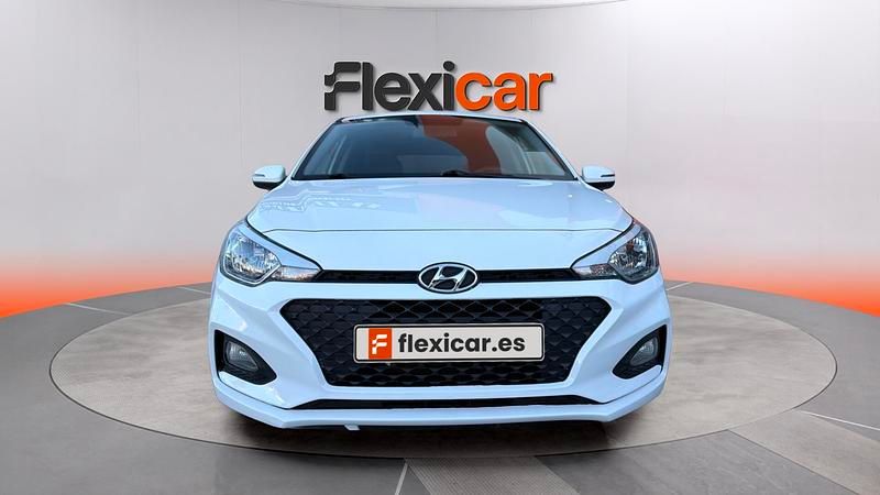 Usado Hyundai i20 75 CV (55 kW) 2019 Blanco Utilitario