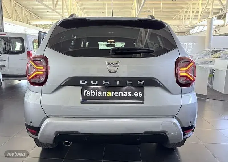 Usado Dacia Duster Prestige 100 CV (73 kW) 2022 Gris SUV