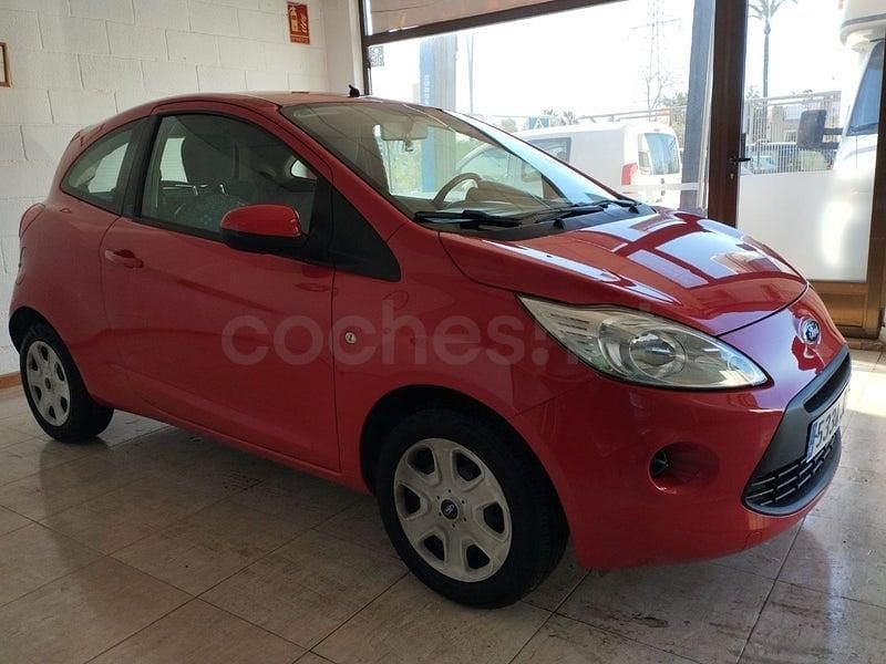 Usado Ford Ka ST 69 CV (50 kW) 2015 Granate Berlina