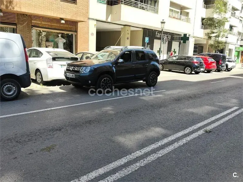 Usado Dacia Duster Ambiance 109 CV (80 kW) 2017 Gris / plata SUV