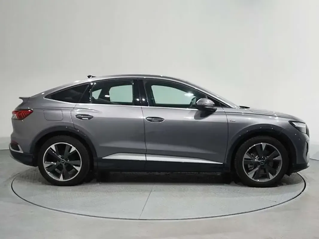 Usado Audi Q4 Sportback e-tron Advanced Plus 210 kW (286 CV) 2025 Plateado SUV