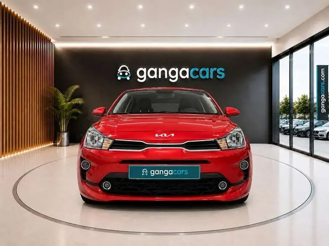 Usado Kia Rio 101 CV (74 kW) 2023 Rojo Berlina