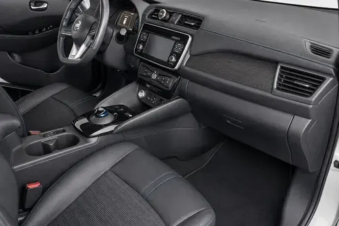 Usado Nissan Leaf Tekna 110 kW (150 CV) 2018 Utilitario