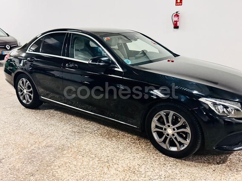 Usado Mercedes C220 Exclusive 170 HP (125 kW) 2016 Preto Sedan