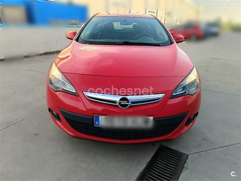 Rojo Usado 2012 Opel Astra GTC Sportive Berlina | 4500 € (Buen precio) - Imagen 1/4