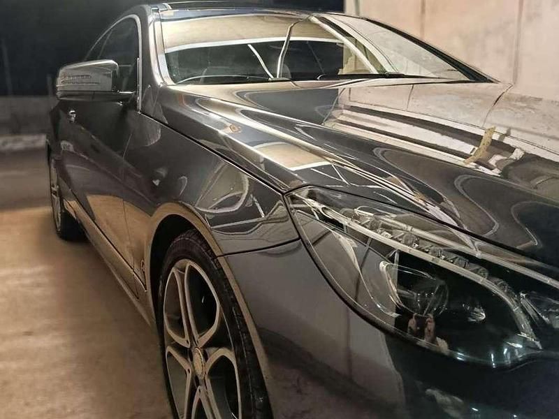 Usado Mercedes E220 170 CV (125 kW) 2014 Gris Coupe