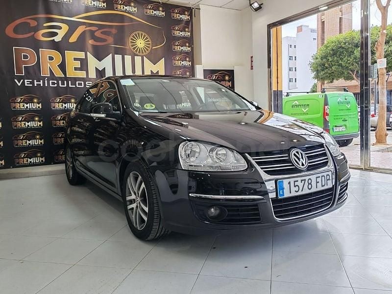 Usado VW Jetta Advance 140 CV (102 kW) 2006 Negro Berlina
