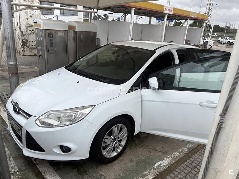 Usado Ford Focus Titanium 115 CV (84 kW) 2014 Blanco Berlina