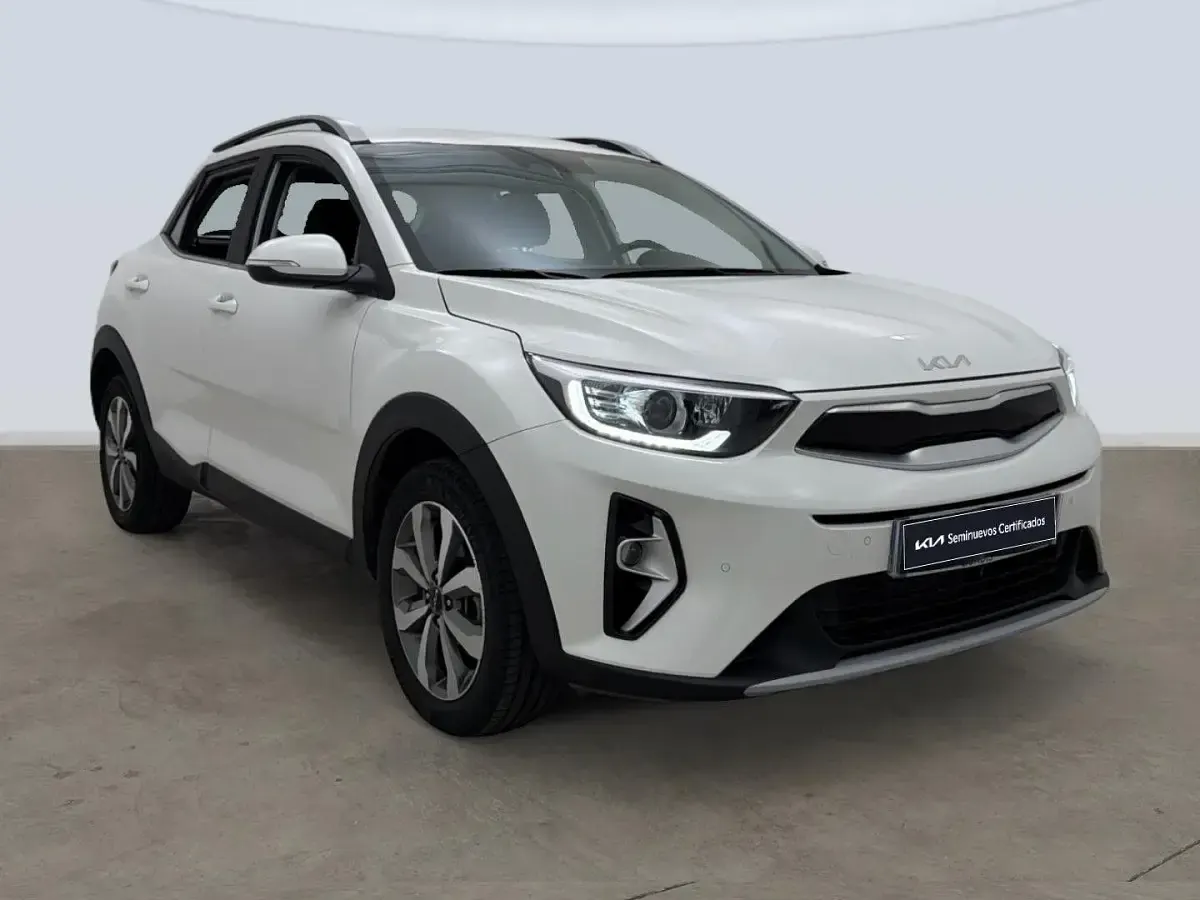 Usado Kia Stonic 101 CV (74 kW) 2025 Blanco SUV