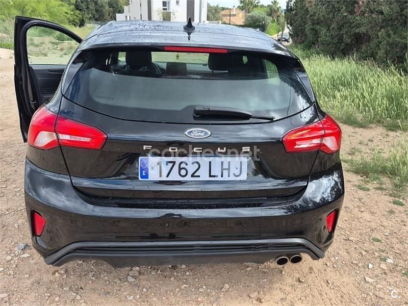 Usado Ford Focus ST-Line 125 CV (91 kW) 2020 Negro Berlina