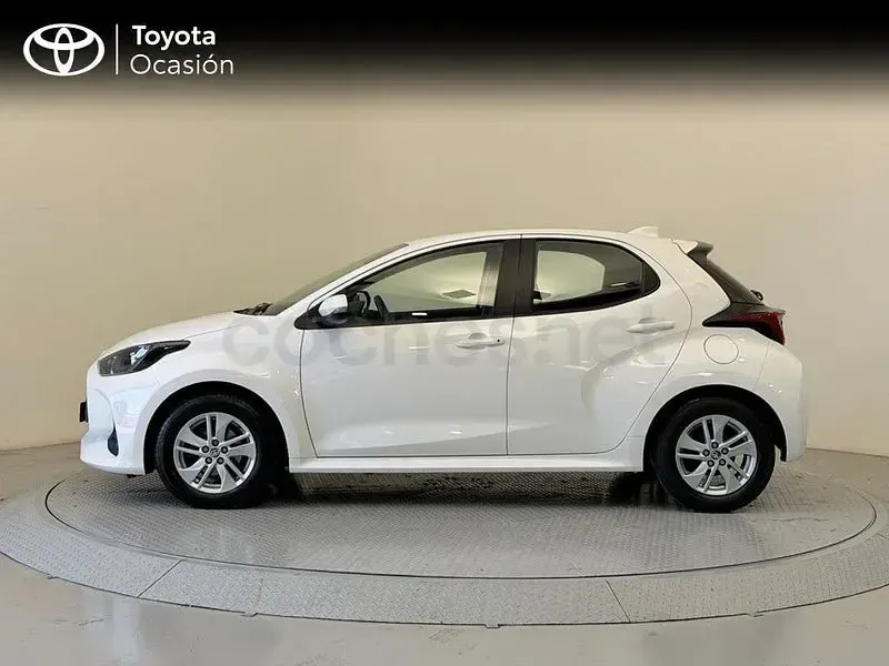 Usado Toyota Yaris 125 CV (91 kW) 2023 Blanco Utilitario