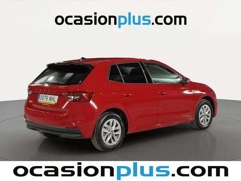 Usado Skoda Fabia Selection 95 CV (69 kW) 2025 Rojo Utilitario