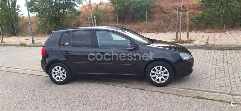 Usado VW Golf IV Highline 105 CV (77 kW) 2006 Negro Berlina