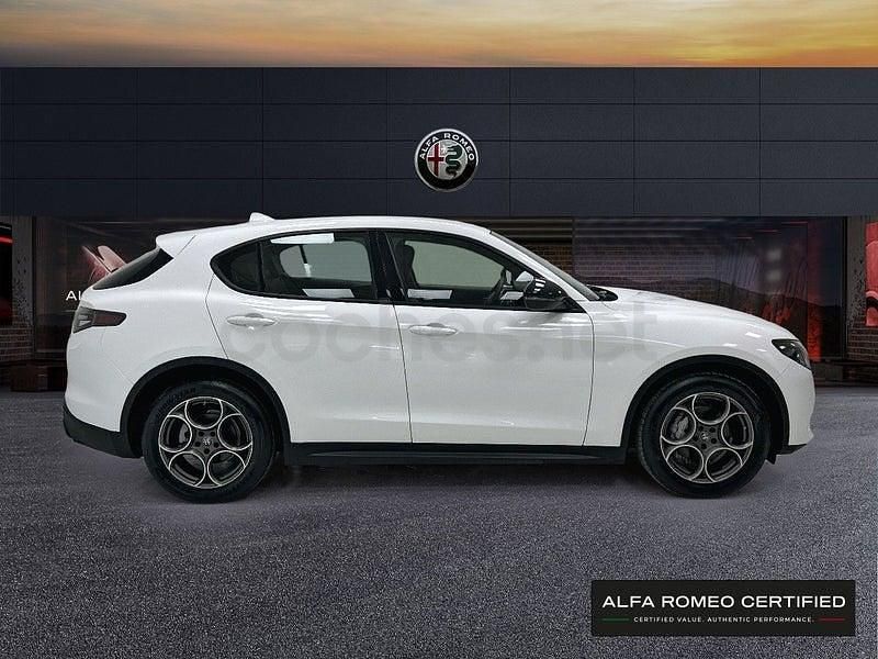 Usado Alfa Romeo Stelvio Sprint 160 CV (117 kW) 2023 Blanco SUV
