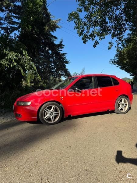 Rojo Usado 2004 Seat Leon FR Berlina | 2900 € (Super precio) - Imagen 1/4