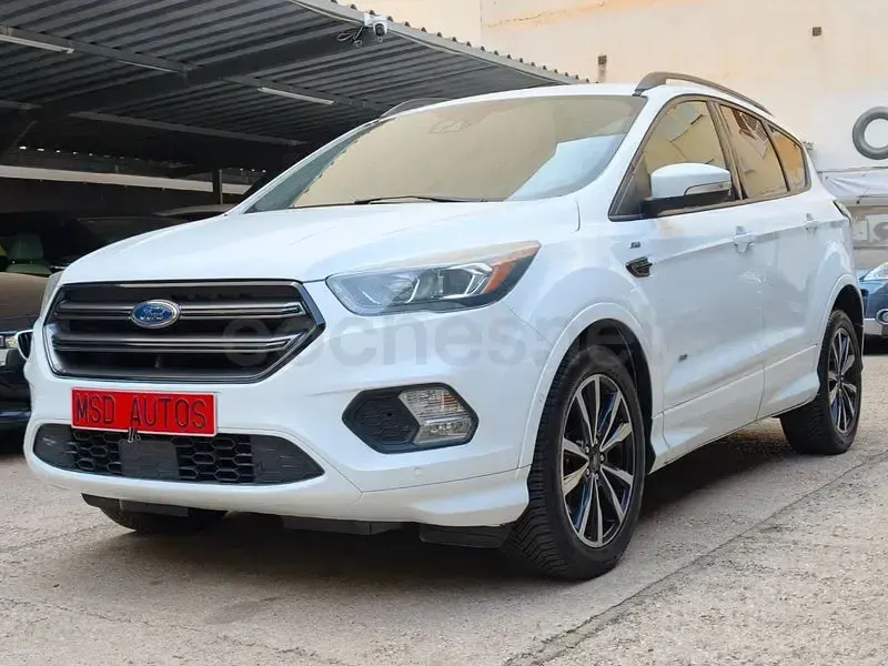 Usado Ford Kuga ST-Line 150 CV (110 kW) 2017 Blanco SUV