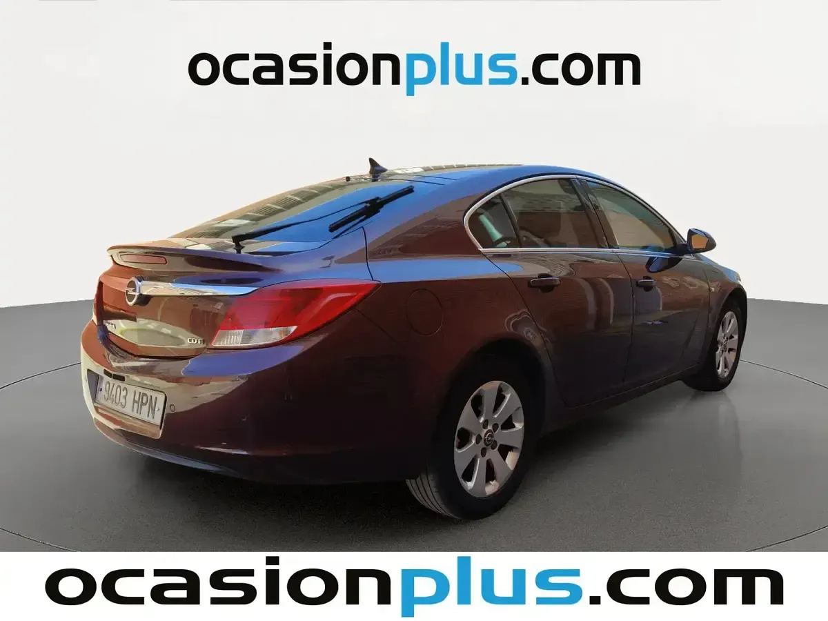 Usado Opel Insignia Selective 131 CV (96 kW) 2013 Rojo Berlina