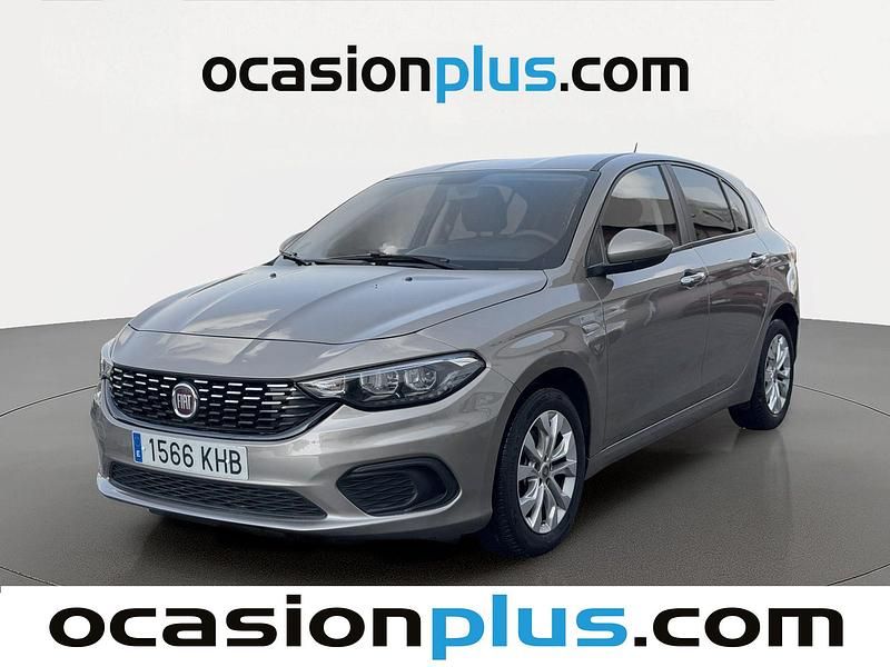 Usado Fiat Tipo Easy 95 CV (69 kW) 2018 Beige Utilitario