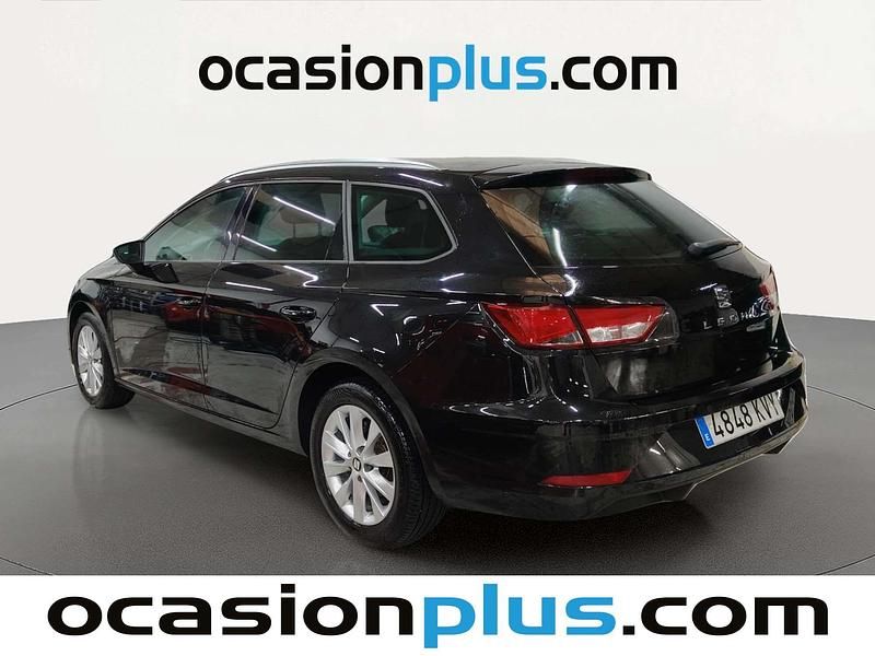 Usado Seat Leon Style 115 CV (84 kW) 2019 Negro Familiar