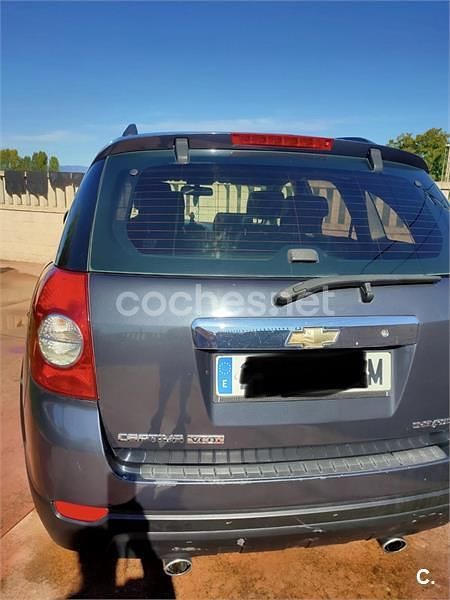 Usado Chevrolet Captiva LT 150 CV (110 kW) 2007 Gris / plata SUV