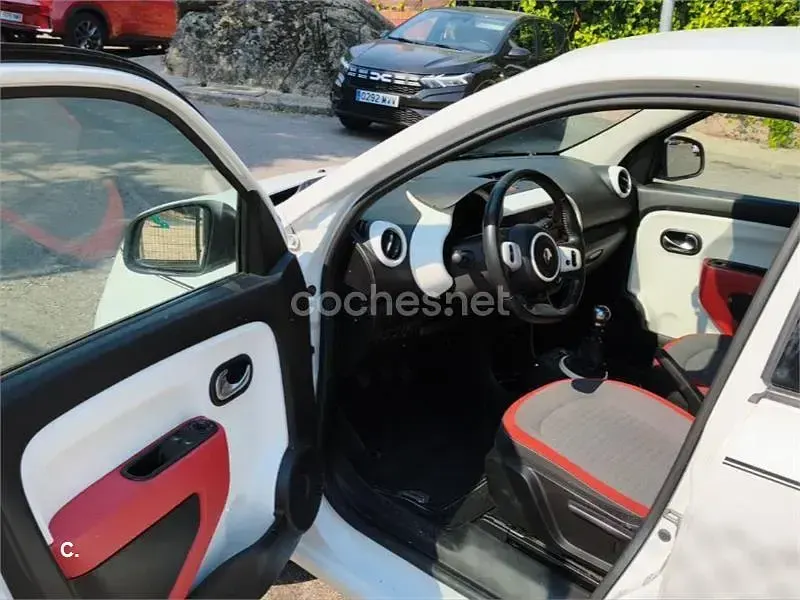 Usado Renault Twingo Zen 90 CV (66 kW) 2017 Blanco Utilitario