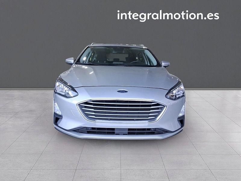 Usado Ford Focus Trend 119 CV (87 kW) 2019 Gris Familiar