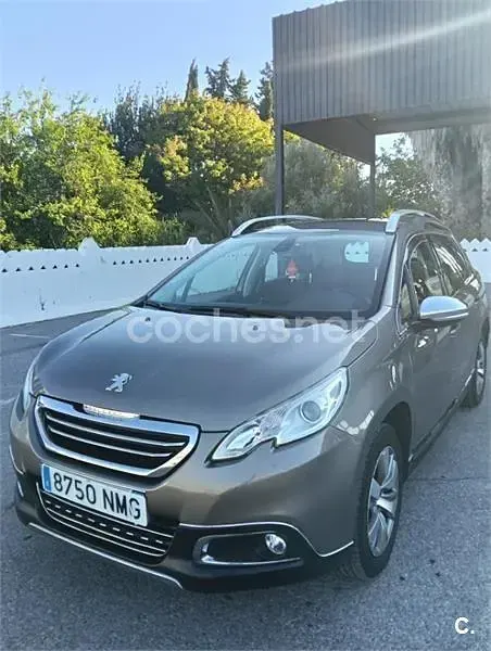 Usado Peugeot 2008 Active 82 CV (60 kW) 2015 Marrón SUV