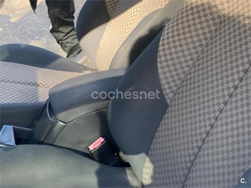 Usado Renault Mégane II Dynamique 98 CV (72 kW) 2003 Gris / plata Berlina