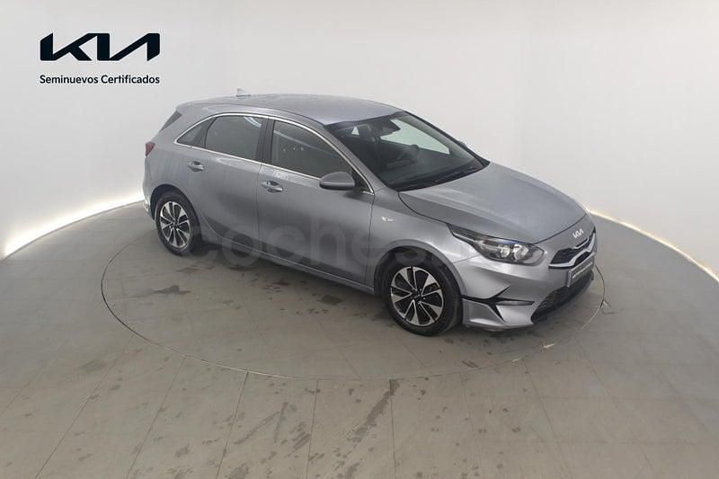 Usado Kia Ceed 120 CV (88 kW) 2021 Gris / plata Utilitario