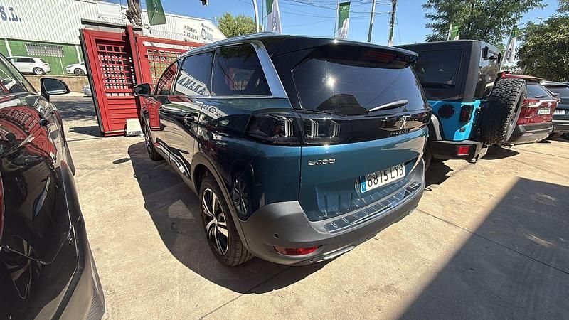 Usado Peugeot 5008 130 CV (95 kW) 2022 Azul Monovolumen