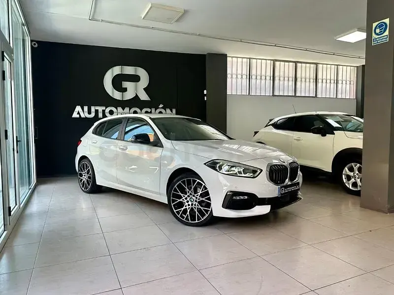 Usado BMW 116 116 CV (85 kW) 2023 Blanco Utilitario