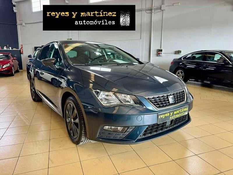 Usado Seat Leon Style 116 CV (85 kW) 2019 Gris Utilitario