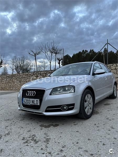 Usado Audi A3 Ambition 105 CV (77 kW) 2010 Gris / plata Utilitario