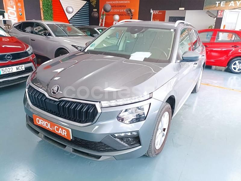 Usado Skoda Kamiq Selection 95 CV (69 kW) 2024 Gris / plata SUV