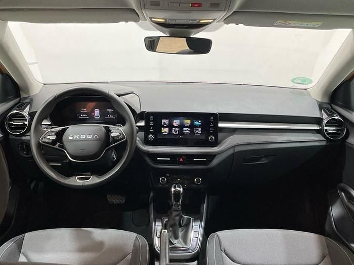 Usado Skoda Fabia Selection 115 CV (84 kW) 2025 Rojo Utilitario