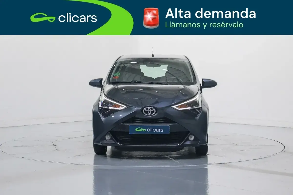 Usado Toyota Aygo X-play 72 CV (52 kW) 2021 Negro Utilitario