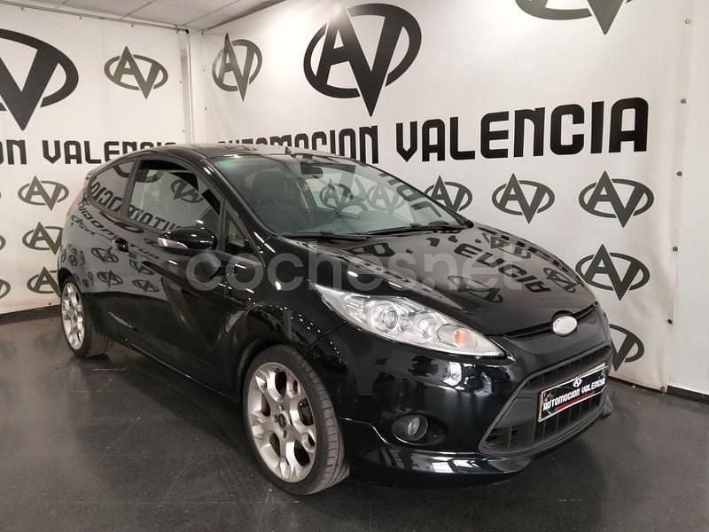 Negro Usado 2010 Ford Fiesta Berlina | 5500 € (Precio justo) - Imagen 1/4