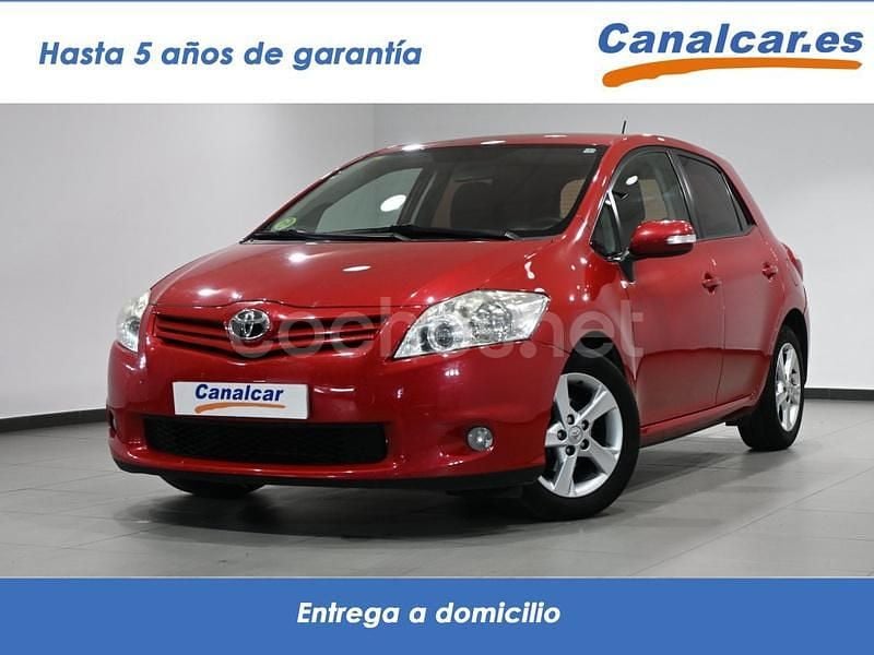 Usado Toyota Auris Active 90 CV (66 kW) 2011 Granate Berlina