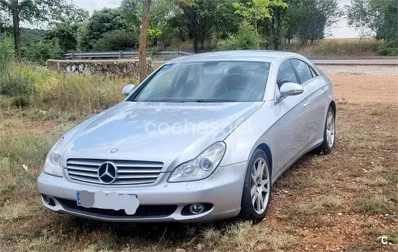 Usado Mercedes CLS350 272 CV (200 kW) 2006 Gris / plata Coupe