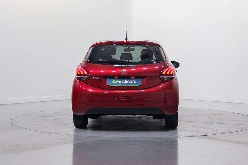 Usado Peugeot 208 Style 82 CV (60 kW) 2017 Rojo Utilitario