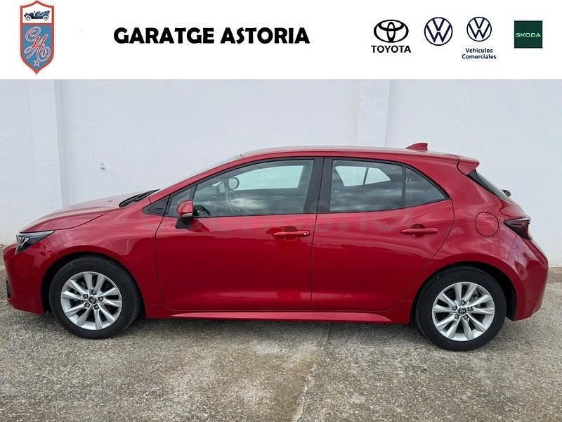 Usado Toyota Corolla Active 140 CV (102 kW) 2024 Granate Berlina
