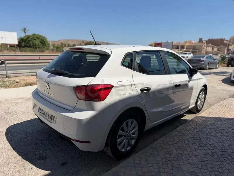 Usado Seat Ibiza Reference 80 CV (58 kW) 2021 Blanco Utilitario