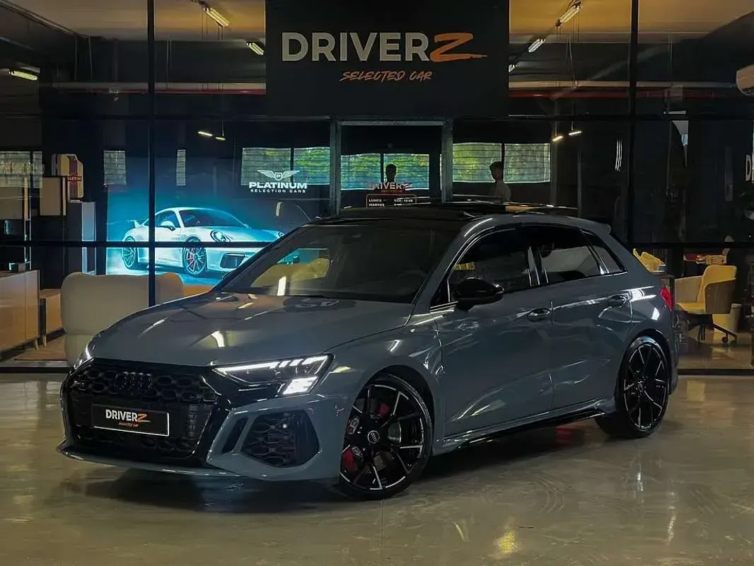 Usado Audi RS3 Sportback 400 CV (294 kW) 2023 Gris Utilitario