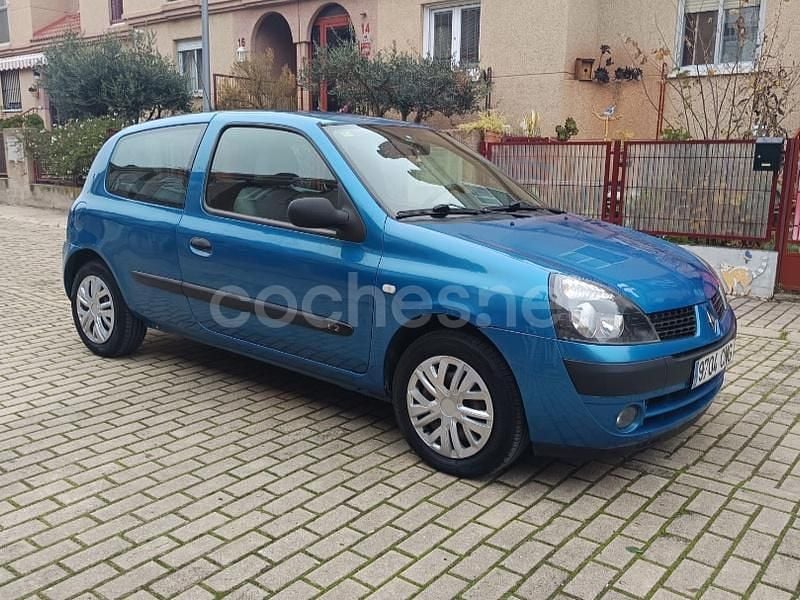 Azul Usado 2003 Renault Clio II Authentique Berlina | 2900 € (Precio justo) - Imagen 1/4