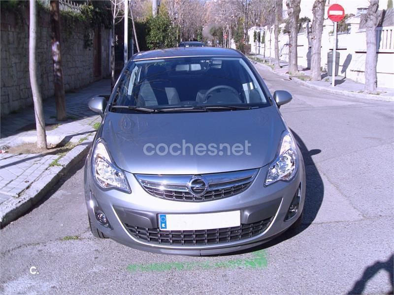 Usado Opel Corsa Selective 75 CV (55 kW) 2013 Gris / plata Utilitario