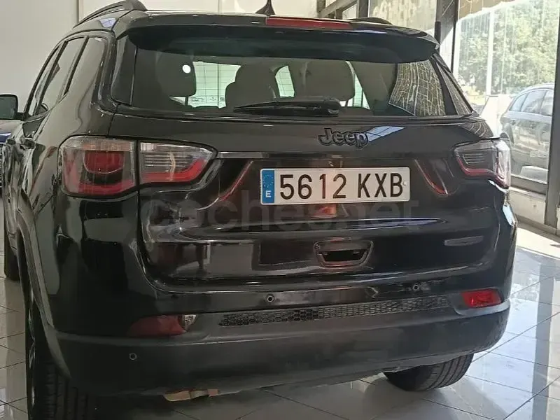 Usado Jeep Compass Night Eagle 120 CV (88 kW) 2019 Negro SUV