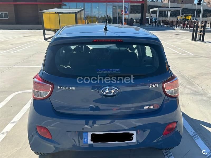 Usado Hyundai i10 Blackline 87 CV (63 kW) 2015 Azul Utilitario