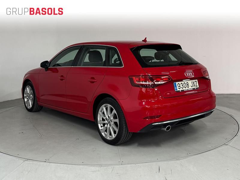 Usado Audi A3 116 CV (85 kW) 2017 Rojo Berlina