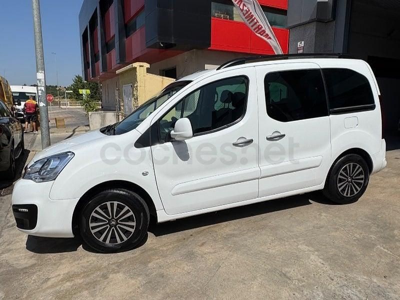Usado Peugeot Partner Tepee Style 100 CV (73 kW) 2017 Blanco Monovolumen